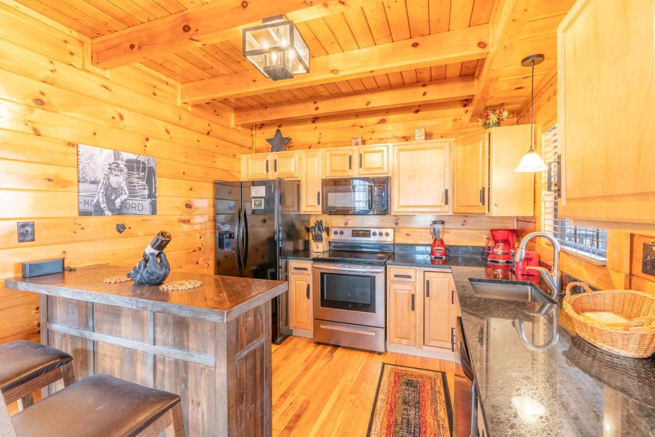 Comfort Cabin Bearway To Heaven W Private Hot Tub Pigeon Forge Exterior photo