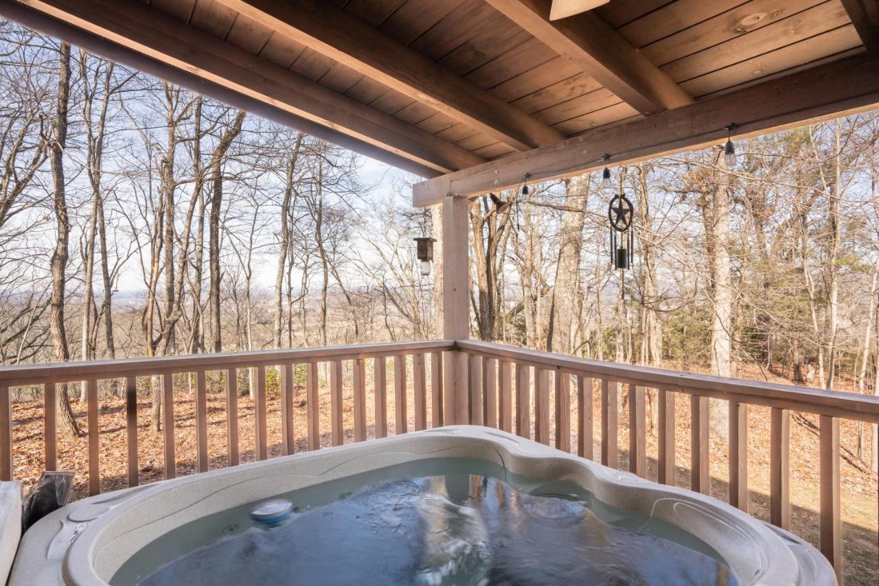 Comfort Cabin Bearway To Heaven W Private Hot Tub Pigeon Forge Exterior photo
