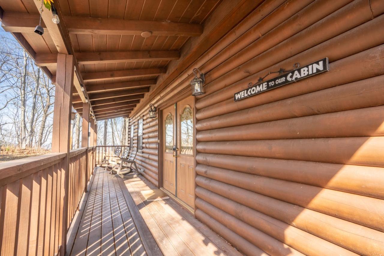 Comfort Cabin Bearway To Heaven W Private Hot Tub Pigeon Forge Exterior photo